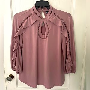 EUC New York & co key hole shirt